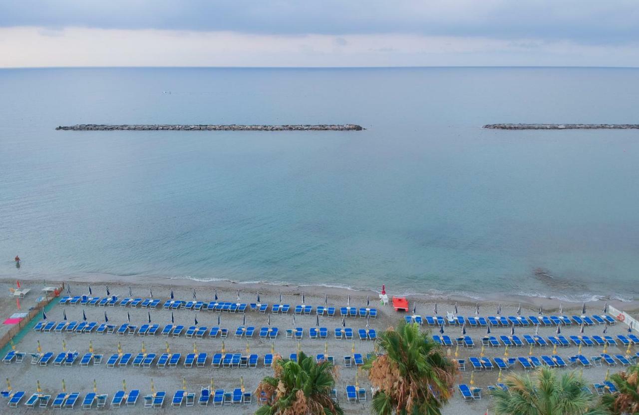 Hotel Villa San Giuseppe San Bartolomeo Al Mare Eksteriør billede